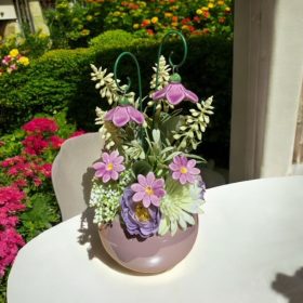 Asztaldísz mini harangvirágokkal - lila