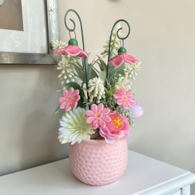 Asztaldísz mini harangvirágokkal - rózsaszín