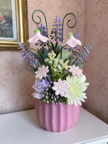 Asztaldísz mini harangvirágokkal - halvány lila