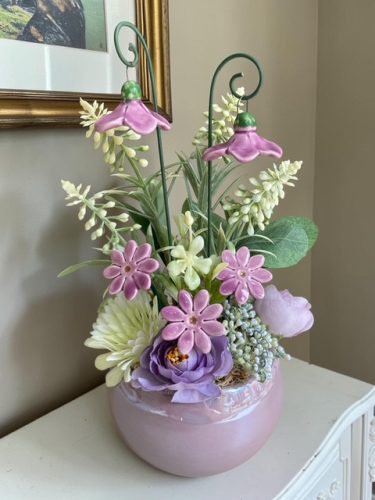 Asztaldísz mini harangvirágokkal - lila