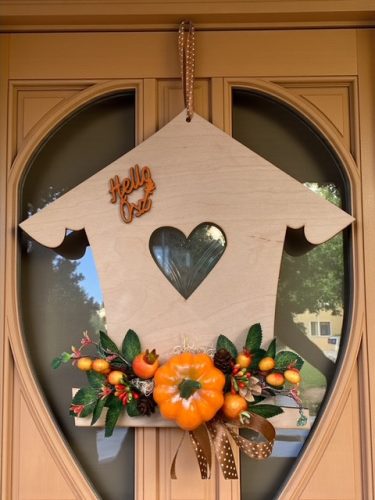 Őszi kopogtató házikó forma 30 cm