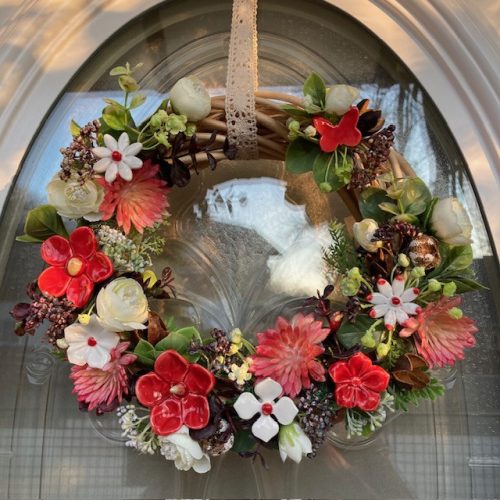 Ajtódísz kerámia virágokkal - PIROS