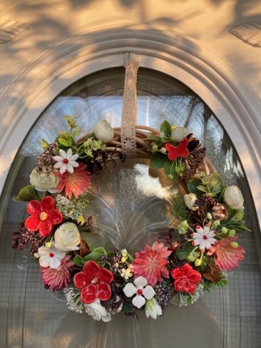 Ajtódísz kerámia virágokkal - PIROS