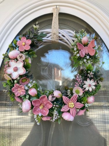 Ajtódísz kerámia virágokkal - RÓZSASZÍN