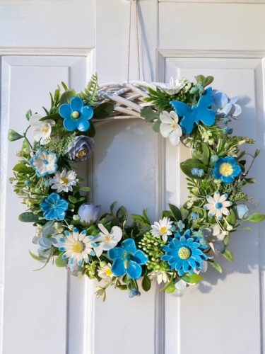 Ajtódísz kerámia virágokkal - KÉK