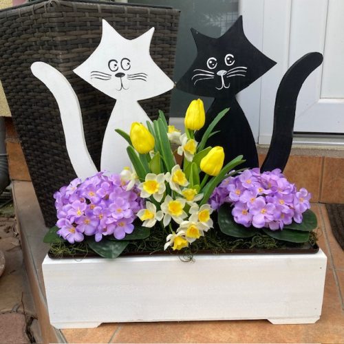 BETÉT31.Tavaszi virágláda betét sárga tulipánnal, lila ibolyával