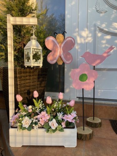 BETÉT08.Tavaszi virágláda betét gyöngyvirággal, rózsaszín tulipánnal