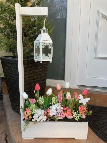 BT01. Tavaszi virágláda betét tulipánnal, gyöngyikével 40 cm-es