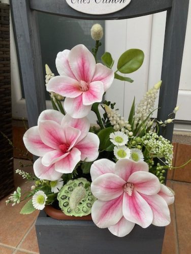 Tavaszi virágláda betét MAGNÓLIÁVAL - cirmos