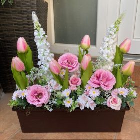Tavaszi virágláda betét rózsaszín liziantusszal