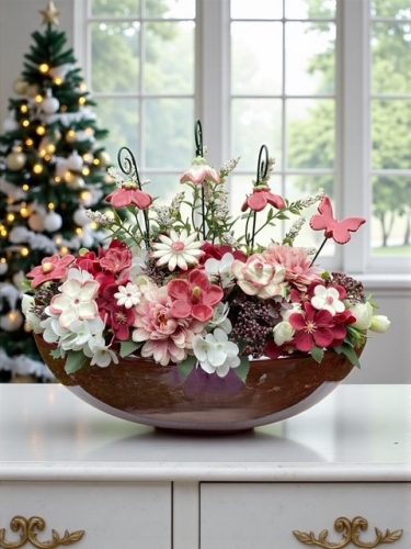 Asztaldísz bordó kerámia virágokkal nagy csónak kaspóban