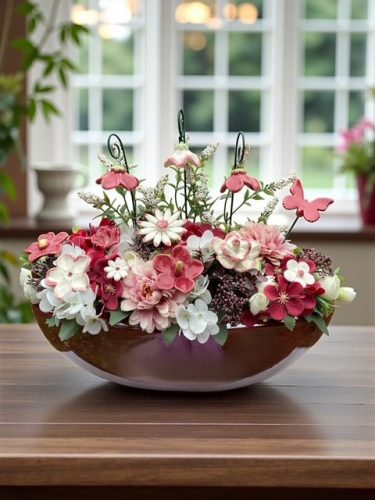 Asztaldísz bordó kerámia virágokkal nagy csónak kaspóban