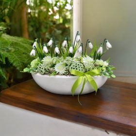   Asztaldísz kerámia hóvirágokkal nagy méretű csónak kaspóban