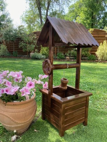 Szett 21. Fa kerekes kút 90 cm + gyertyalámpás virágláda  - sötét barna