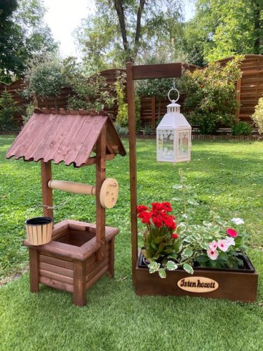 Szett 27. Fa kerekes kút 66 cm + gyertyalámpás virágláda  - sötét barna