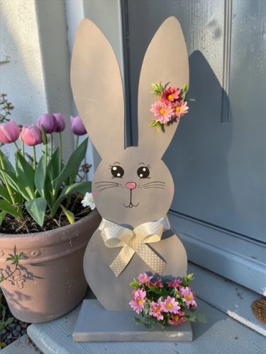 Nyuszi tojással fa dekoráció 50 cm - SZÜRKE