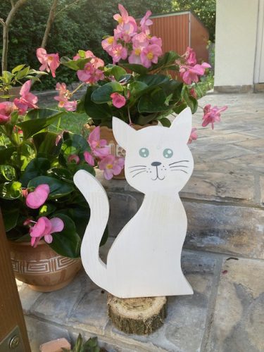 Fehér macska fa dekoráció II.