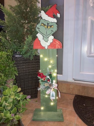 Kézzel festett fa Grincs figura I. – 91 cm;  kültéri és beltéri dekoráció 