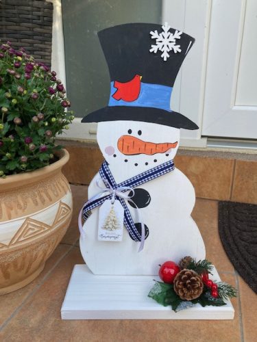 Kézzel festett fa Hóember figura – 42×26 cm; kültéri és beltéri dekoráció 