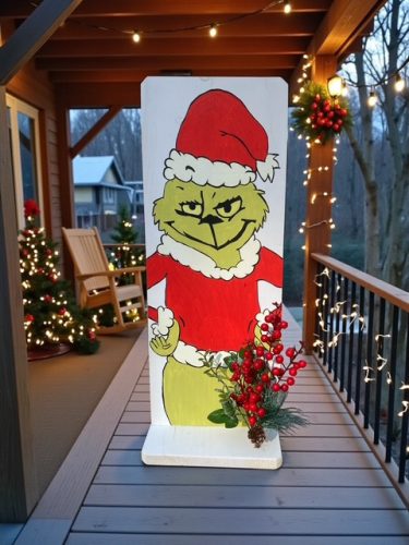 Kézzel festett fa Grincs figura II. – 60×22 cm; kültéri és beltéri dekoráció 