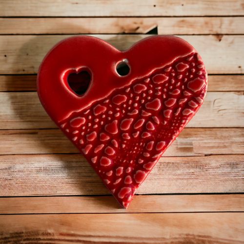 Kerámia SZÍV csipke mintával - piros