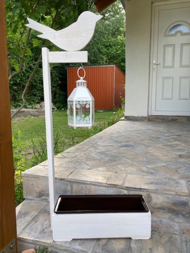 Madárkás virágláda lámpással - fehér