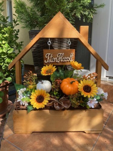 Virágláda - Fa kerti virágláda; házikó táblával - dióbarna